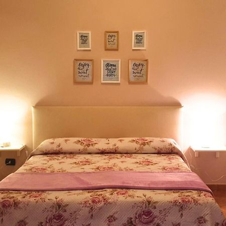 Le Camere Di Libero E Roberta Parghelia Bagian luar foto