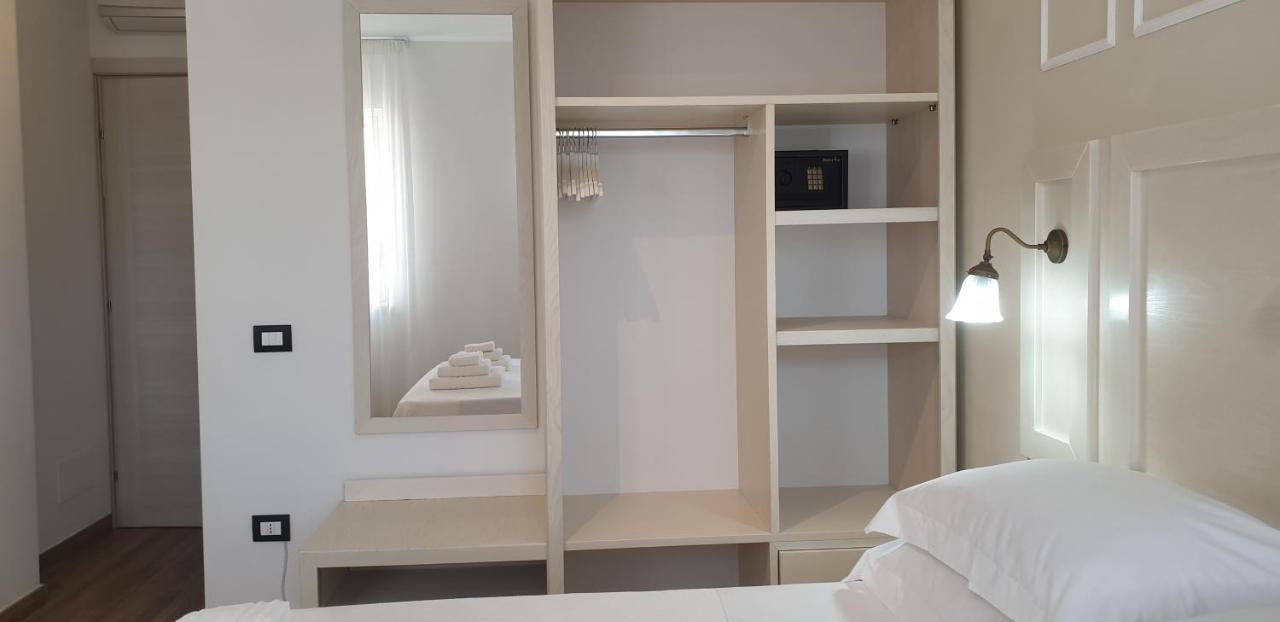 Le Camere Di Libero E Roberta Parghelia Bagian luar foto