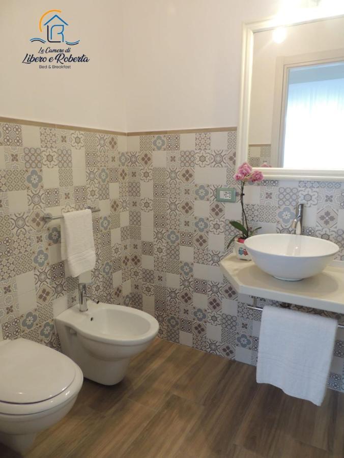 Le Camere Di Libero E Roberta Parghelia Bagian luar foto