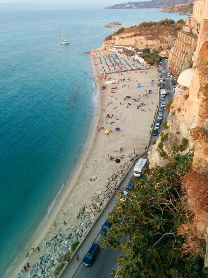 Le Camere Di Libero E Roberta Parghelia Bagian luar foto