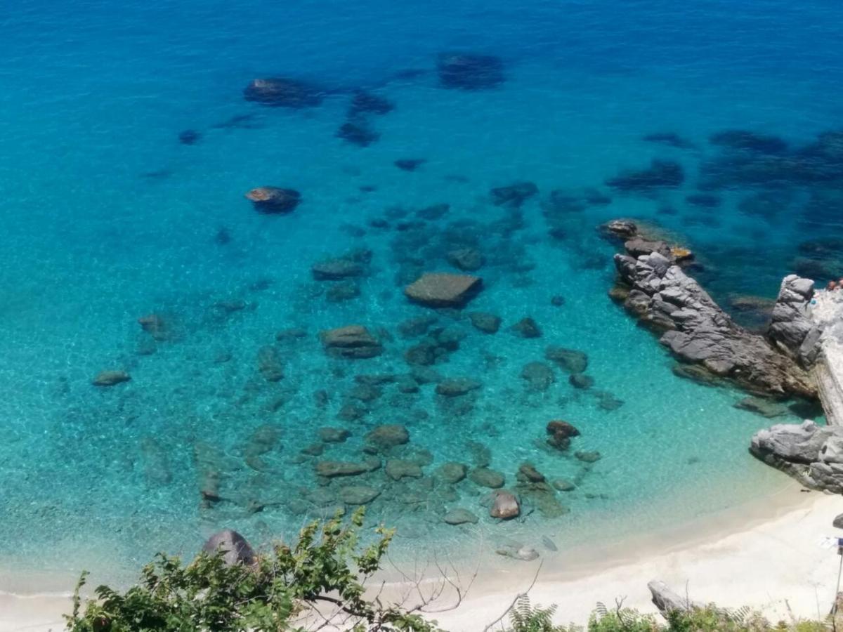 Le Camere Di Libero E Roberta Parghelia Bagian luar foto